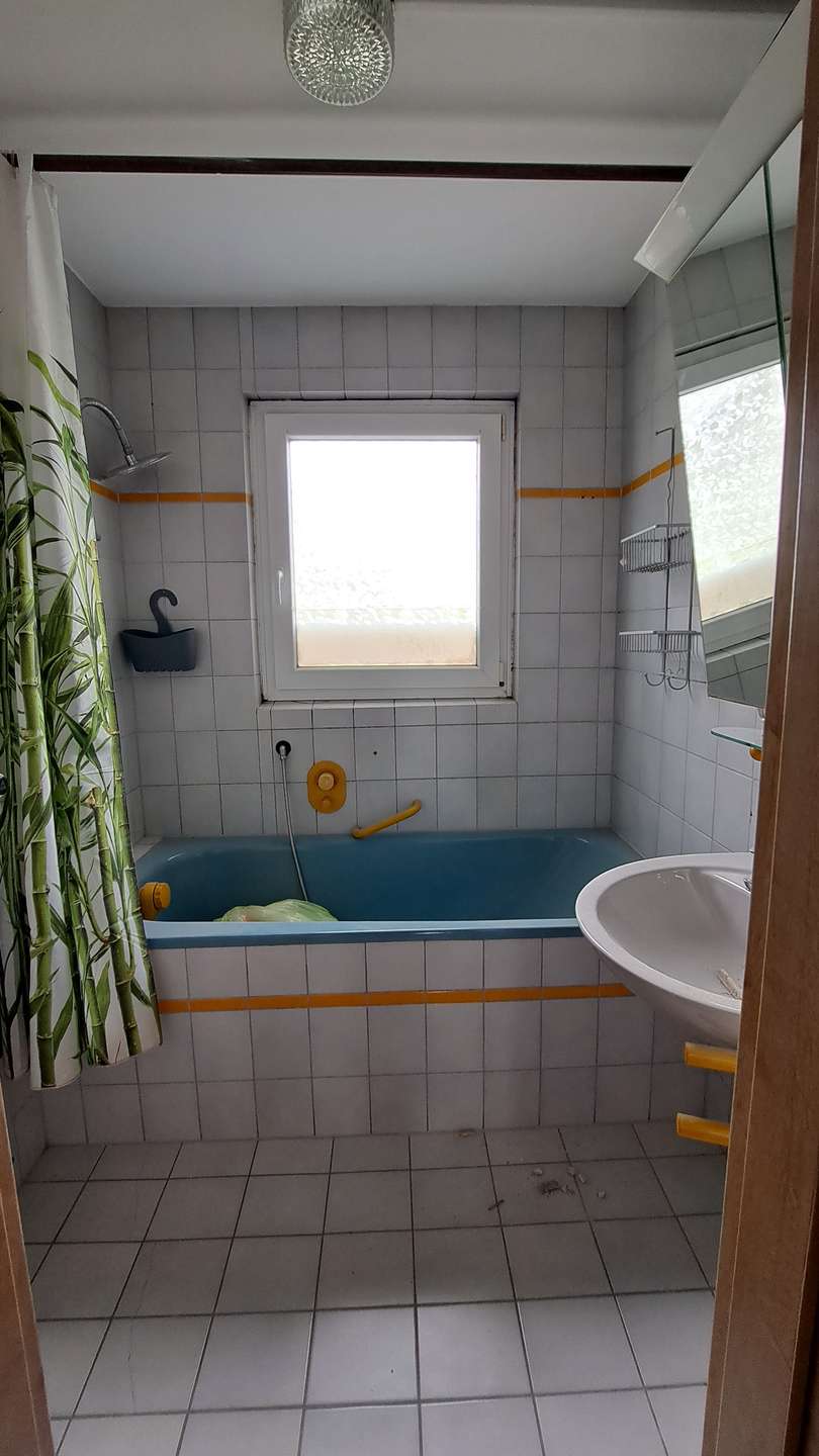Whg. 2. OG Badezimmer