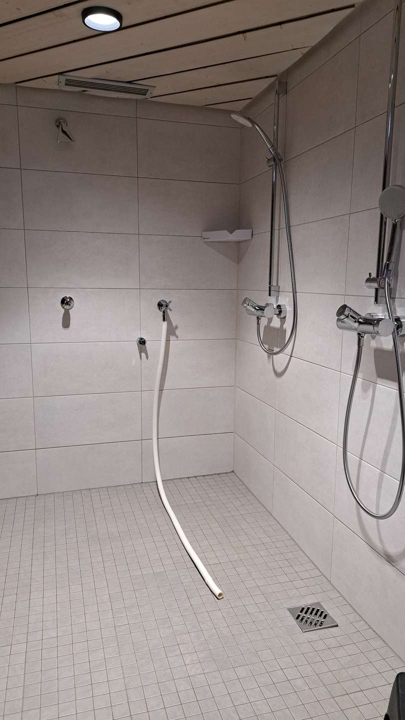 Duschbereich Schwimmbad