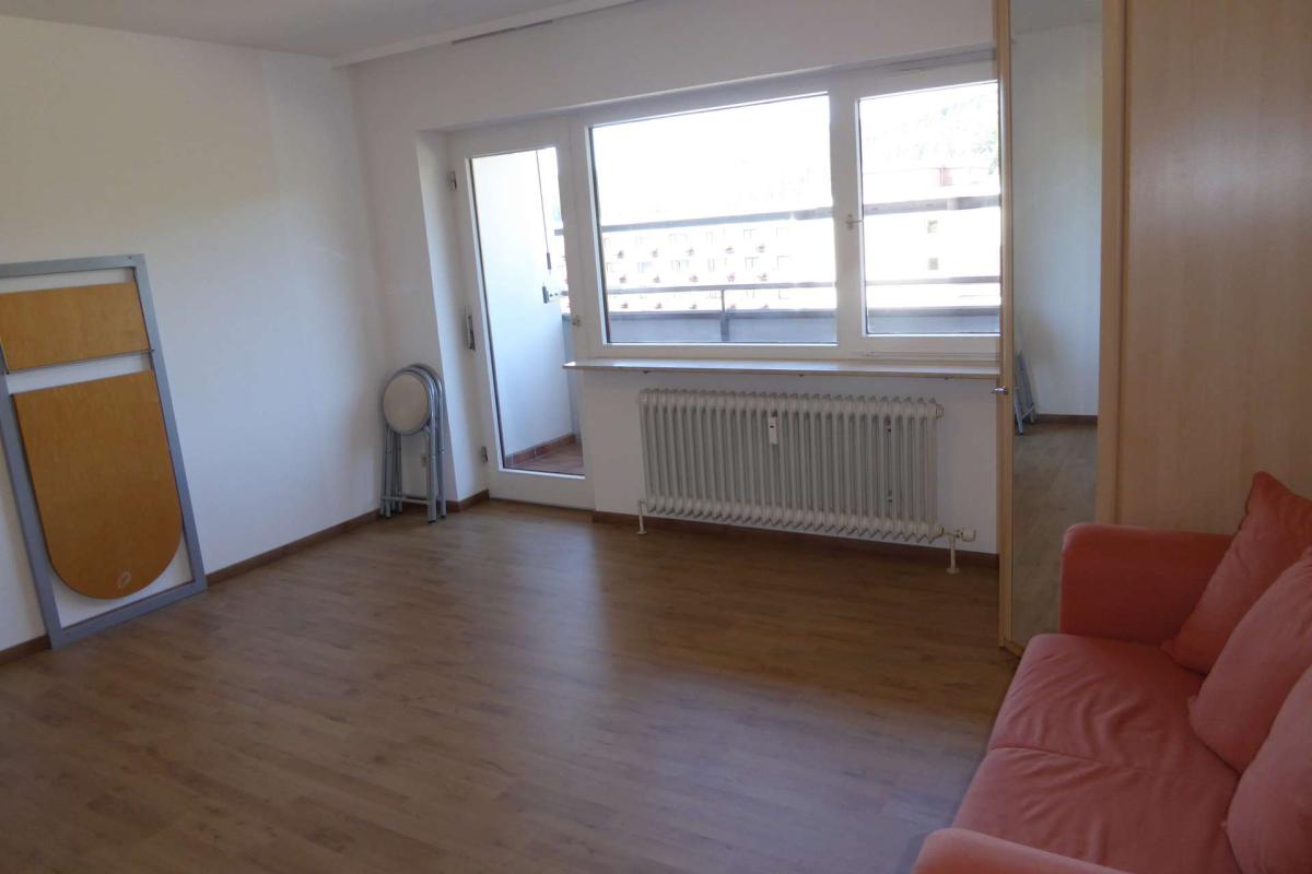 Wohn-/Schlafbereich Blick zum Balkon