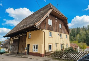 Zwei Häuser zum Preis von einem – Wohnhaus mit großer Scheune und Ausbaureserven in Horb-Talheim