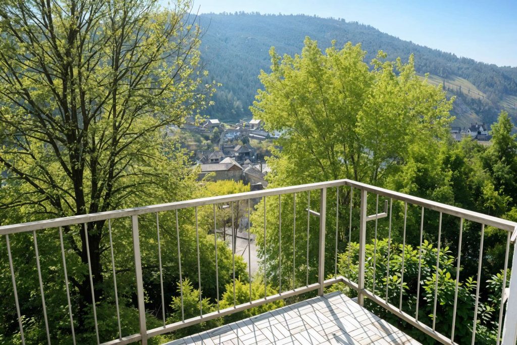 Ankommen und wohlfühlen: Gepflegte 2,5-Zimmerwohnung mit Balkon und Aussicht in Alpirsbach