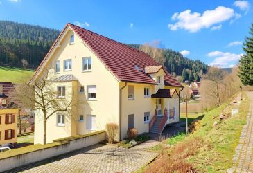 Schöne 3-Zimmer-Wohnung mit Balkon – ruhig gelegen in Baiersbronn-Friedrichstal