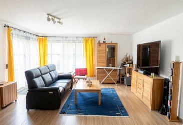 74 m², Terrasse und Garage – gepflegte 2-Zimmer-Wohnung in Baiersbronn