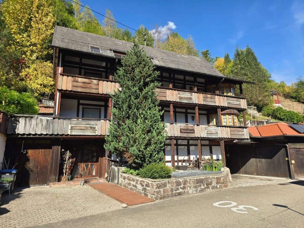 Viel Holz. Viel Schwarzwald. Noch mehr Platz. 219 m² Wohnen auf 1.519 m² Grund in Schönmünzach