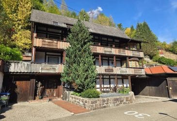 Viel Holz. Viel Schwarzwald. Noch mehr Platz. 219 m² Wohnen auf 1.519 m² Grund in Schönmünzach
