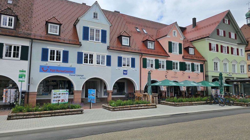 Top-Lage am Freudenstädter Marktplatz – saniertes Ladengeschäft mit großer Schaufensterfront